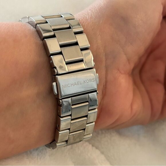 Michael Kors Channing Silver Watch Midnight Blue Dial Women MK6113 - Picture 10 of 11